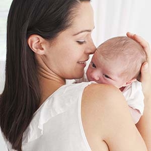 Ношение ребенка на руках