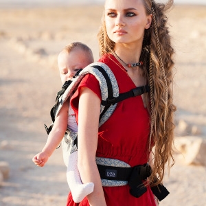 В чем разница между эрго-рюкзаками Diva Classic и Diva One! ?