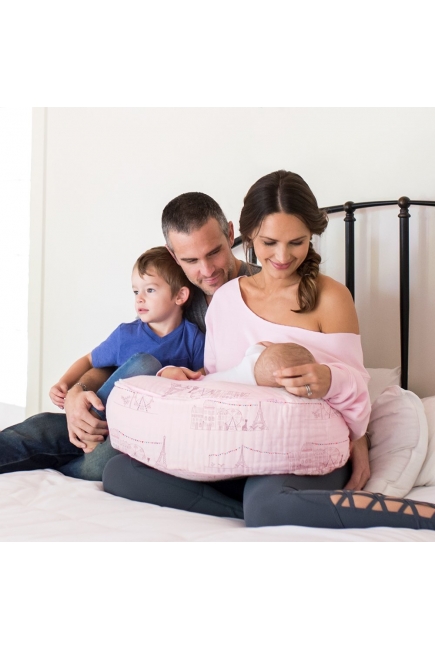 Подушка для кормления Bebe Au Lait, Carousel Pink Подушка для кормления Bebe Au Lait, Carousel Pink