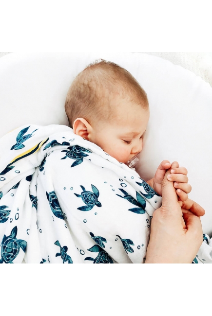 Муслиновое одеяло с бамбуком Bebe au Lait, Surf/Sea Turtles Муслиновое одеяло с бамбуком Bebe au Lait, Surf/Sea Turtles