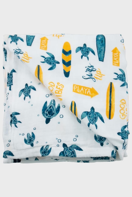 Муслиновое одеяло с бамбуком Bebe au Lait, Surf/Sea Turtles Муслиновое одеяло с бамбуком Bebe au Lait, Surf/Sea Turtles