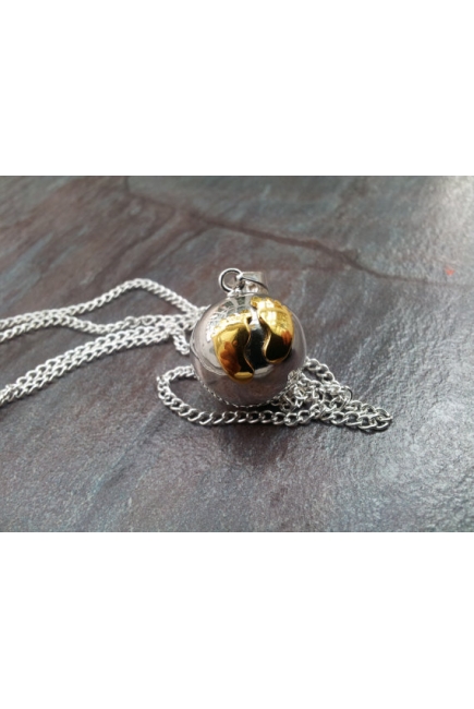 Кулон для беременных - мексиканский бола, серебряный с золотыми ножками
