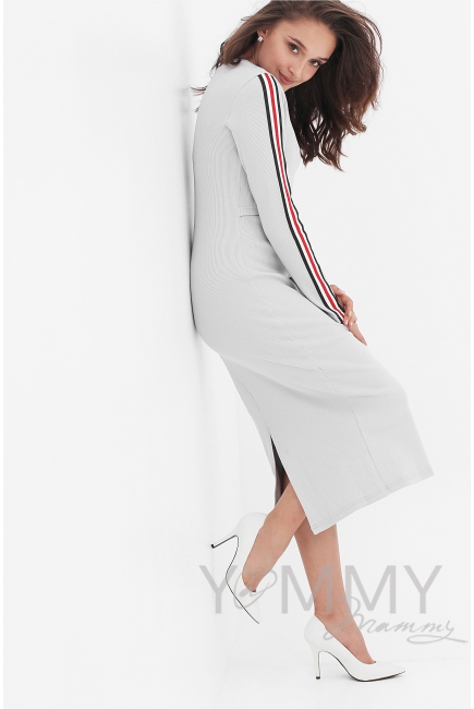 Платье для беременных и кормящих с лампасами, серое