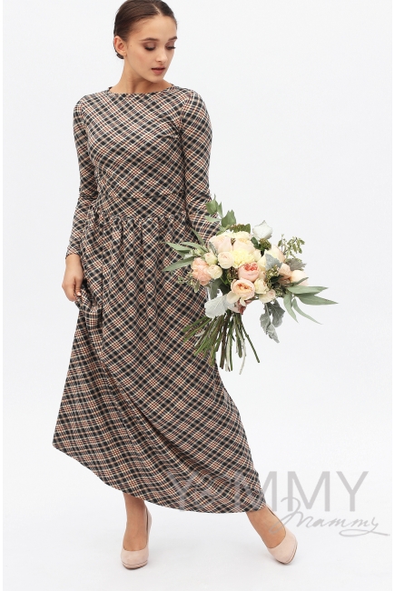 Платье длинное с карманами в бежевую/темно-синюю клетку для беременных