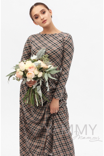 Платье длинное с карманами в бежевую/темно-синюю клетку для беременных