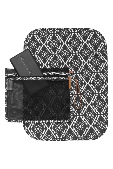 Набор для ухода за ребенком Petunia Take Along Kit: Secrets of Salvador