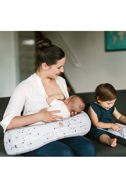 Подушка для кормления ребенка Ergobaby Nursing Pillow - Sheep