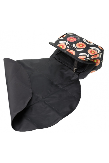 Petunia Cross Town Clutch: Happiness in Hamburg