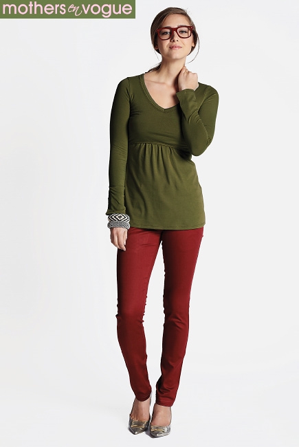 Топ для кормления Mothers en Vogue Must Have V-Neck, оливковый (Bronze Olive)