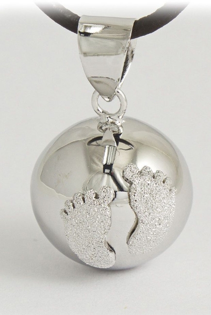 Кулон для беременных - мексиканский бола, серебряный с бриллиантовыми ножками