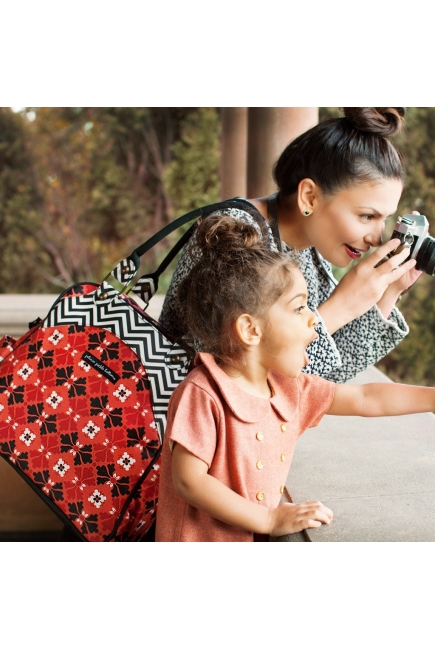 Petunia Sashay Satchel: Amaryllis Terrace