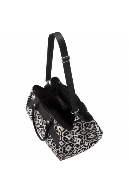 Сумка для мамы Petunia Wistful Weekender: Licorice Blossom
