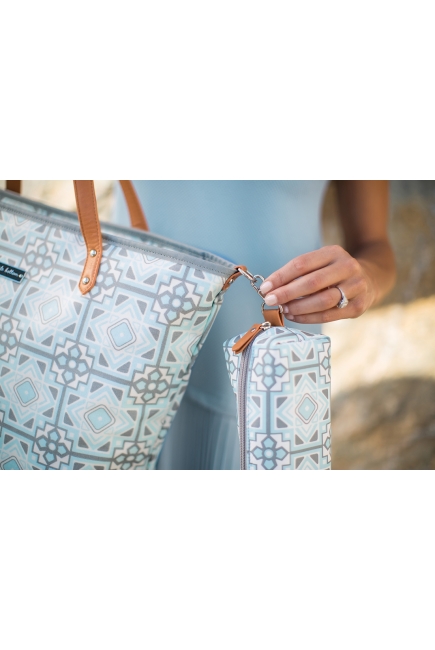 Сумка для мамы Petunia Downtown Tote: Sleepy Seychelles