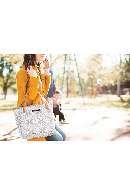 Сумка для мамы Petunia Downtown Tote: Breakfast in Berkshire