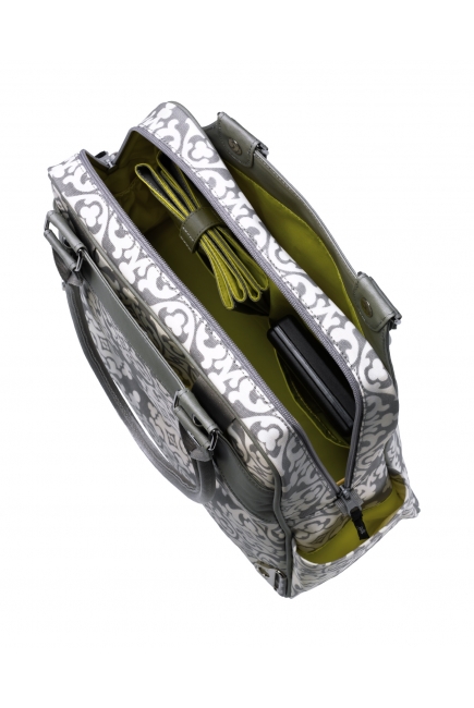 Petunia Sashay Satchel: Breakfast in Berkshire