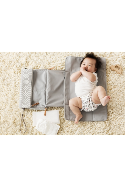 Сумка для мамы Petunia Crossover Clutch: Electric Citrus