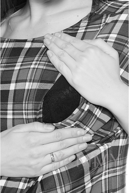 Платье-туника тёмно-зелёное в клеточку для кормящих